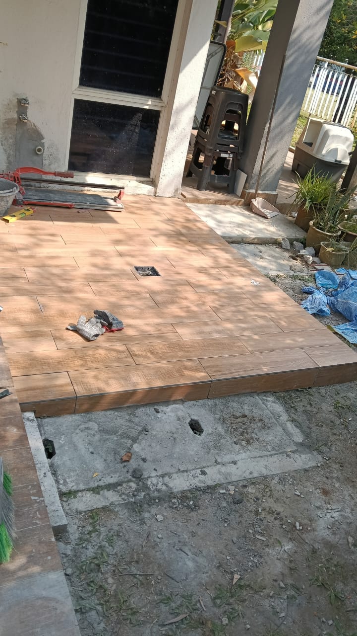 Kerja tiling oleh Plumber Melayu